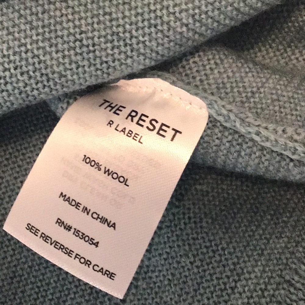 The Reset R Label Top Essential Sweater - Picture 9 of 11